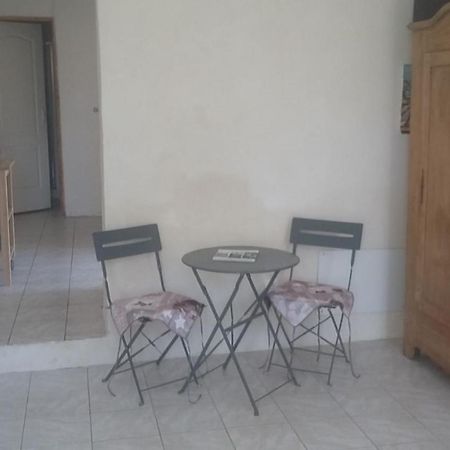 Appartement Dans Hameau Provencal Allauch Exteriör bild