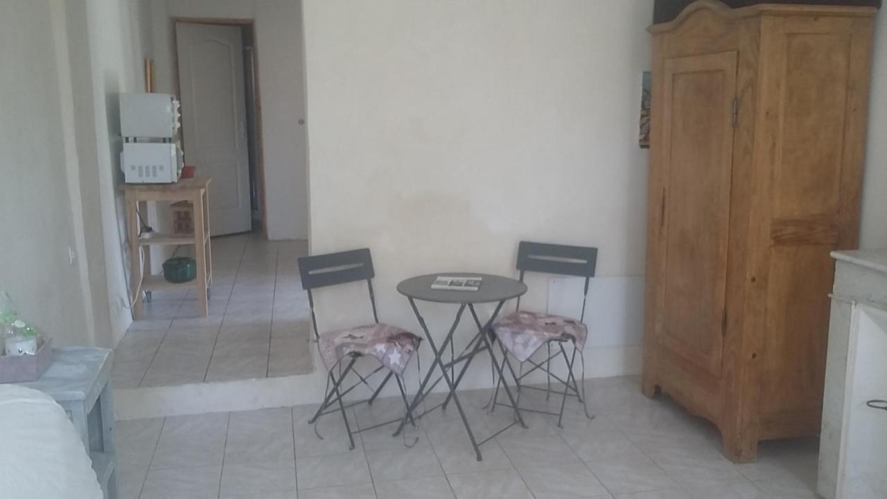 Appartement Dans Hameau Provencal Allauch Exteriör bild