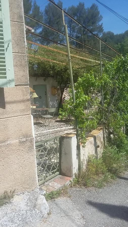 Appartement Dans Hameau Provencal Allauch Exteriör bild